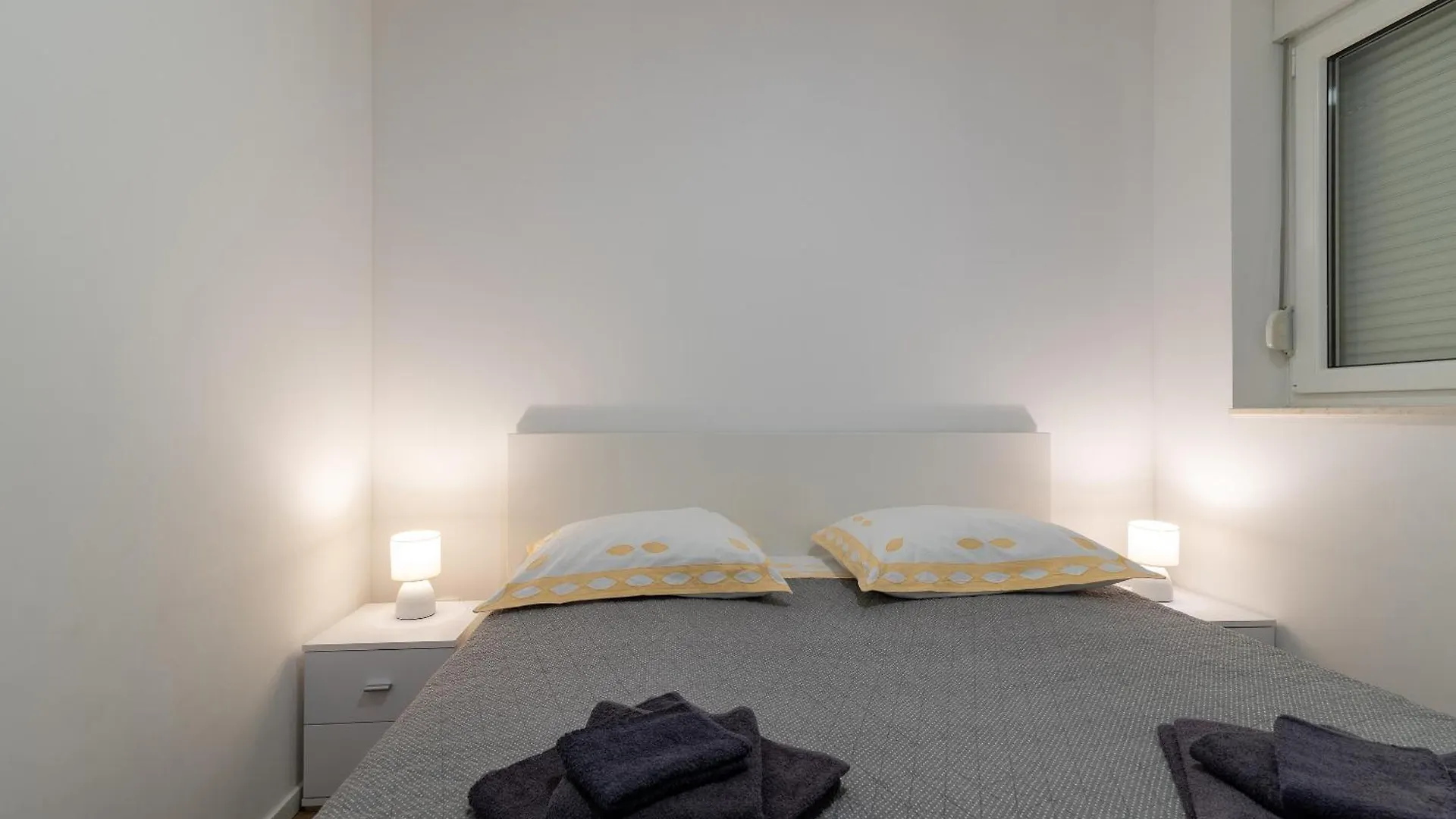 Apartman Dino Trogir 0*,  Croatia