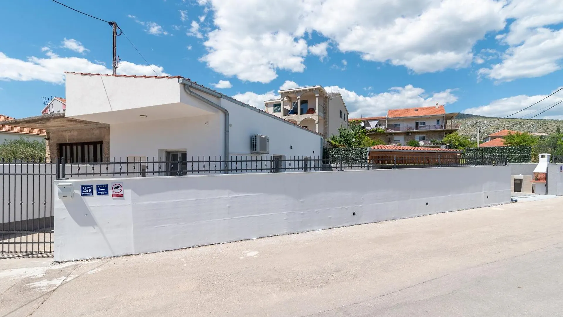 Apartman Dino Trogir Apartment