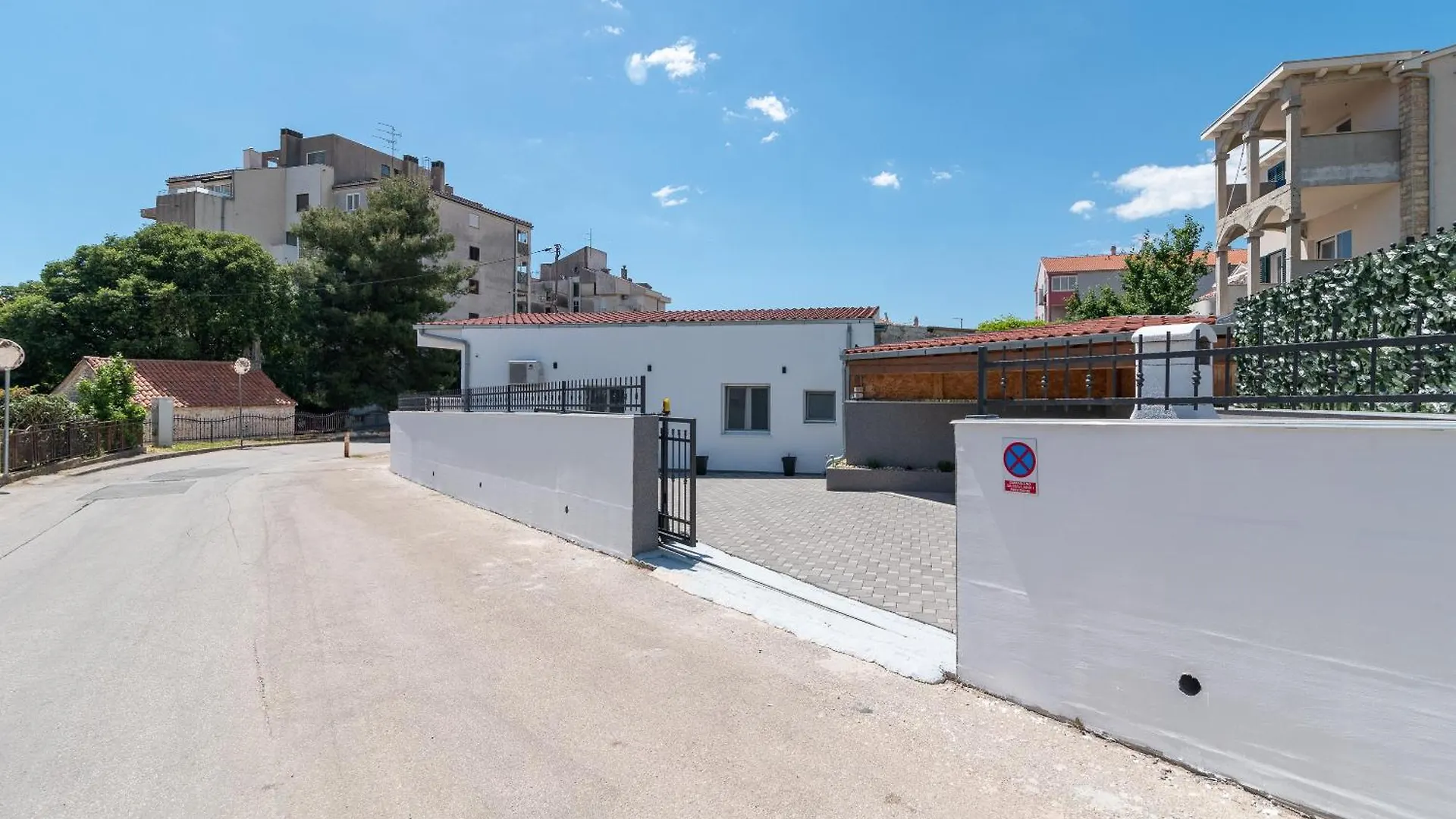 Apartment Apartman Dino Trogir