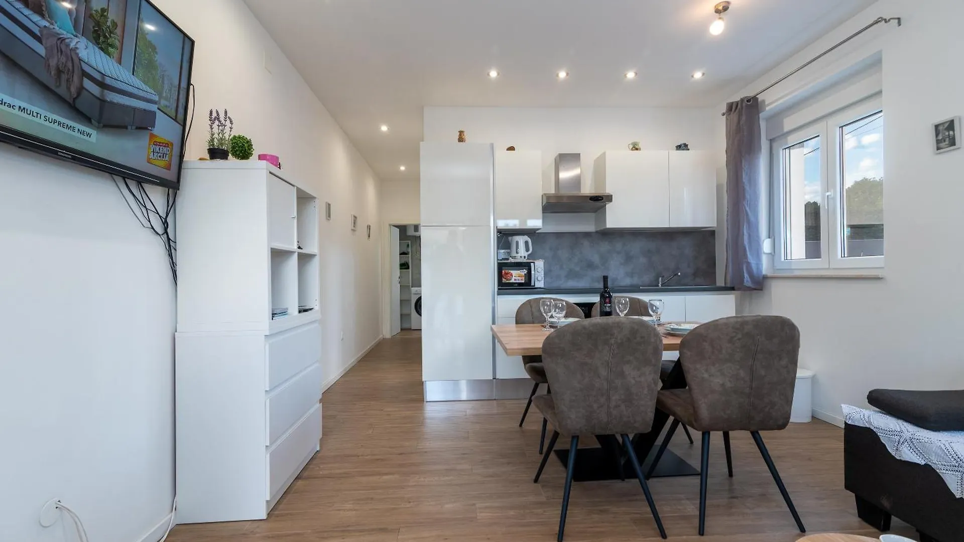 Apartman Dino Trogir 0*,  Croatia