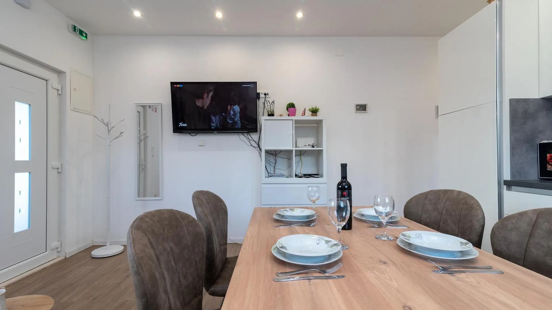 Apartman Dino Trogir 0*,  Croatia