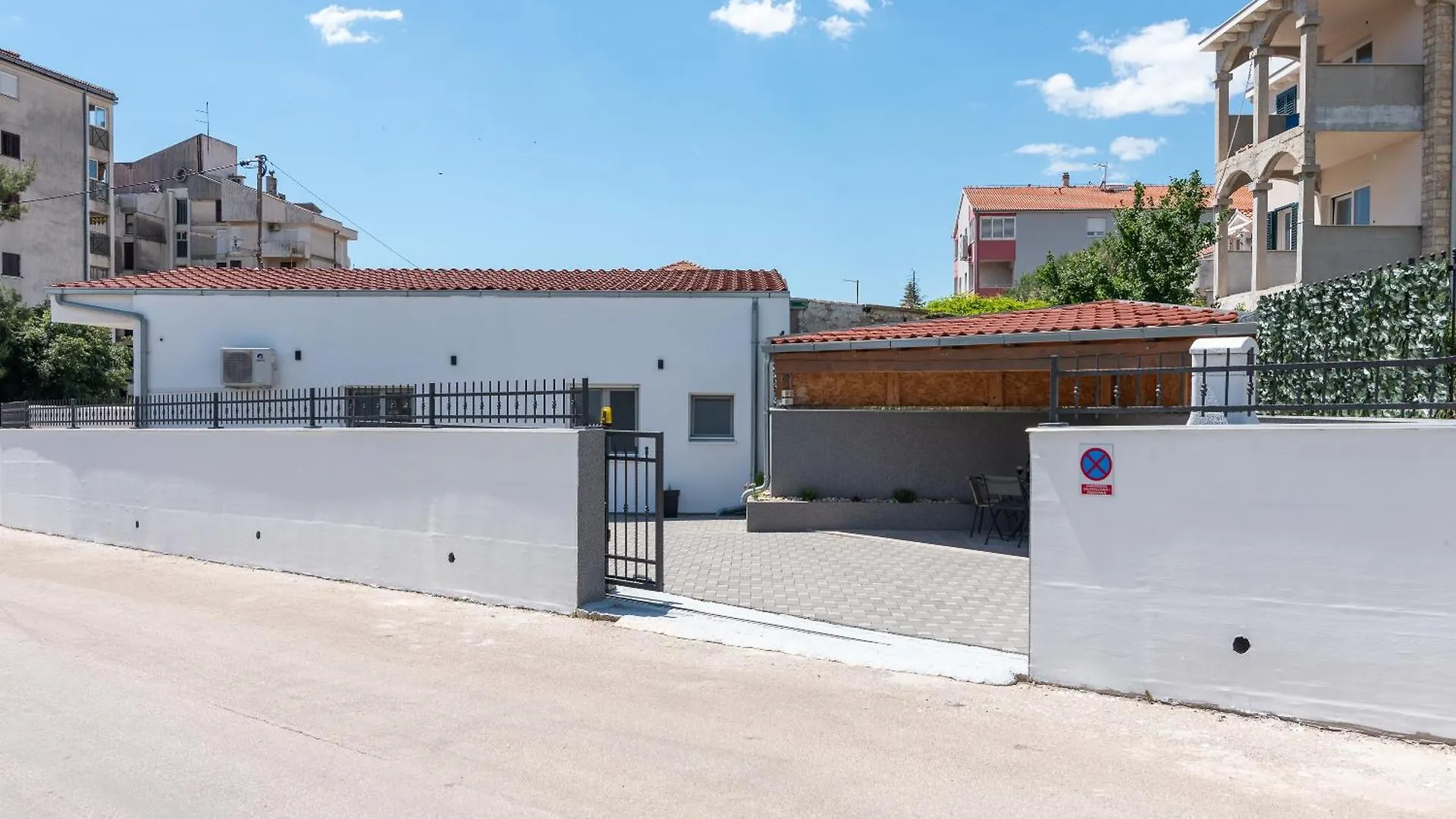 Apartment Apartman Dino Trogir