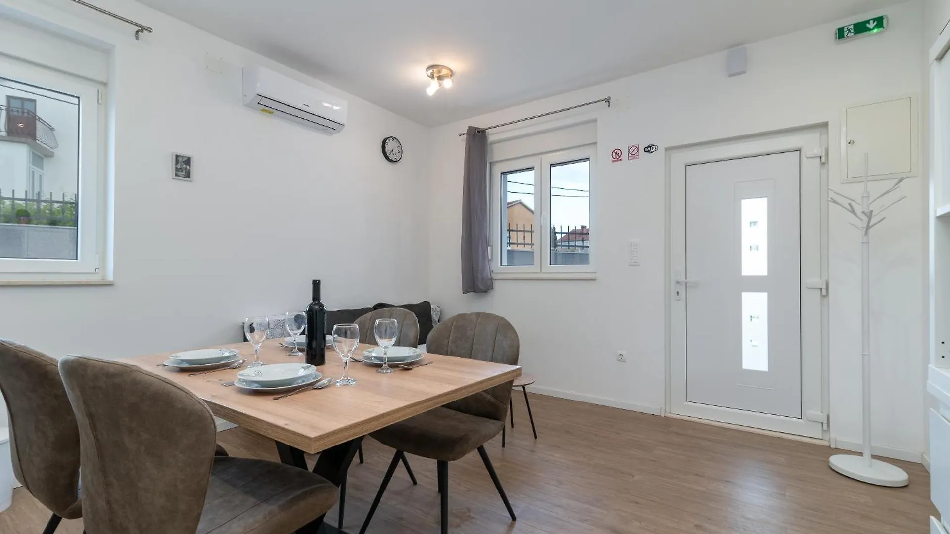 Apartman Dino Trogir 0*,  Croatia